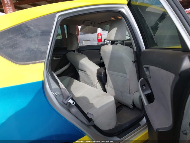 صورة 8 لـ 2013 Toyota PRIUS TWO