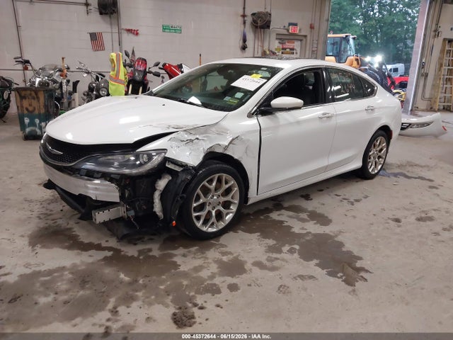 2015 Chrysler 200 C 照片 2