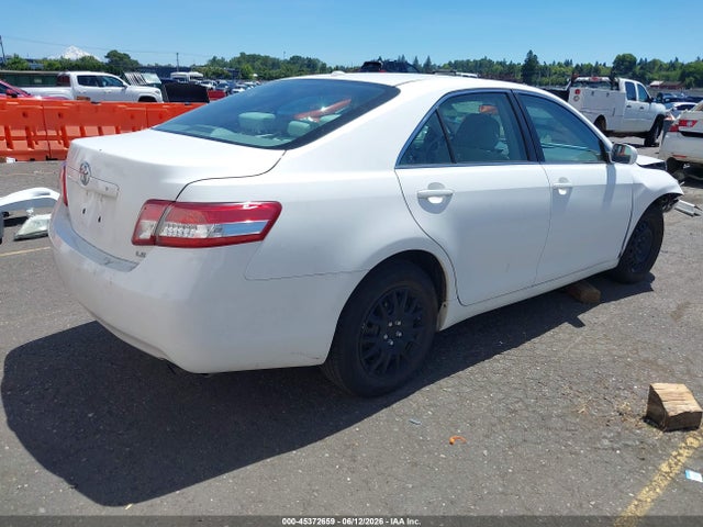 2011 Toyota CAMRY LE photo 4