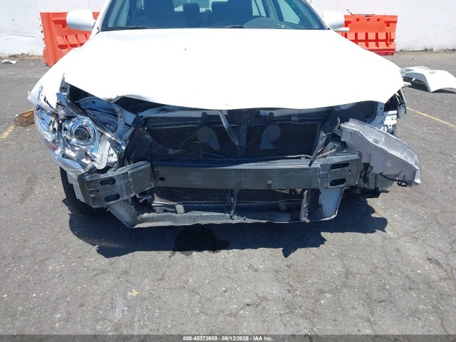 2011 Toyota CAMRY LE photo 6