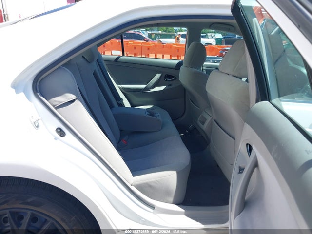 2011 Toyota CAMRY LE photo 8