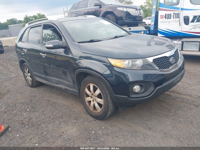 2013 KIA SORENTO LX