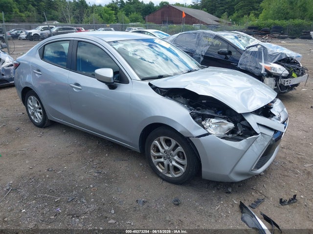 2017 TOYOTA YARIS 