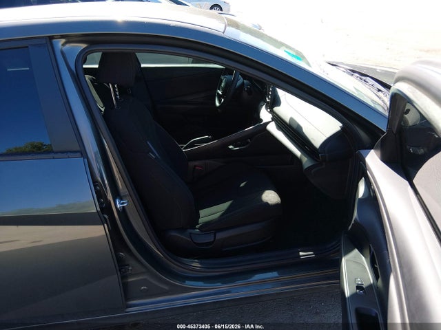 صورة 5 لـ 2025 Hyundai ELANTRA SEL SPORT