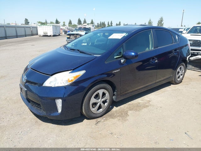 صورة 2 لـ 2014 Toyota PRIUS TWO