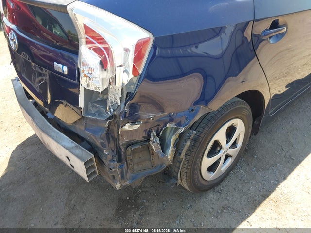صورة 6 لـ 2014 Toyota PRIUS TWO