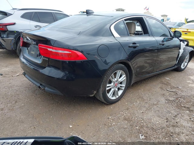 2017 Jaguar XE 25T PREMIUM — фото 4