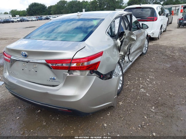 2015 Toyota AVALON HYBRID LIMITED photo 4