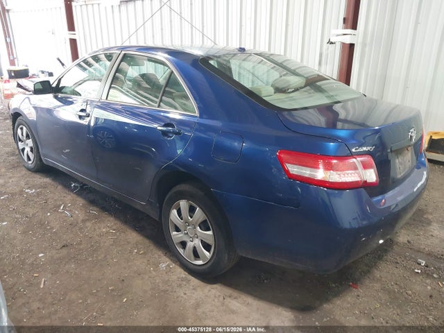 2010 Toyota CAMRY photo 3