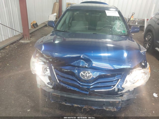 2010 Toyota CAMRY photo 6