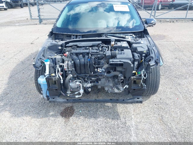 صورة 6 لـ 2024 Hyundai ELANTRA LIMITED