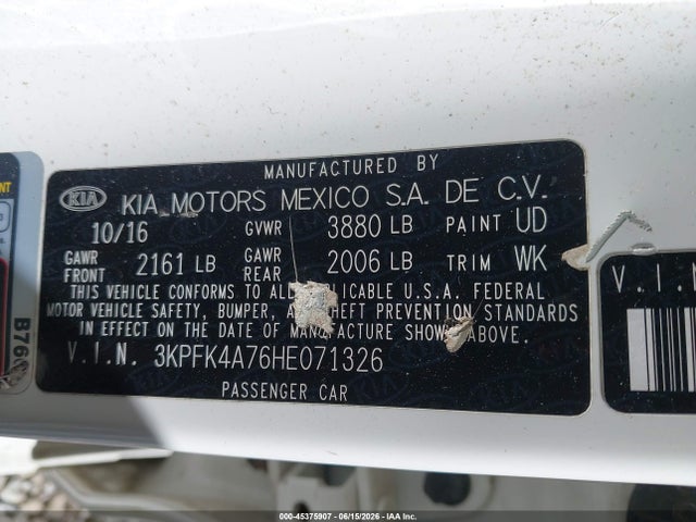 2017 KIA FORTE LX photo 9