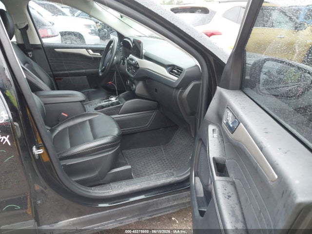 2022 FORD ESCAPE SEL 5