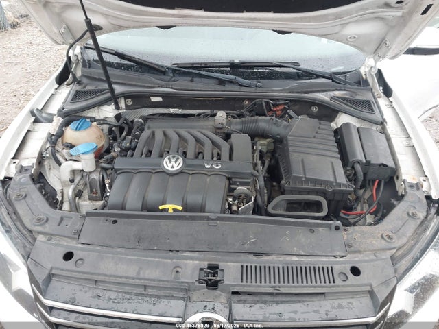 صورة 10 لـ 2015 Volkswagen PASSAT 3.6L V6 SEL PREMIUM
