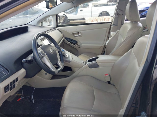 صورة 5 لـ 2014 Toyota PRIUS FIVE