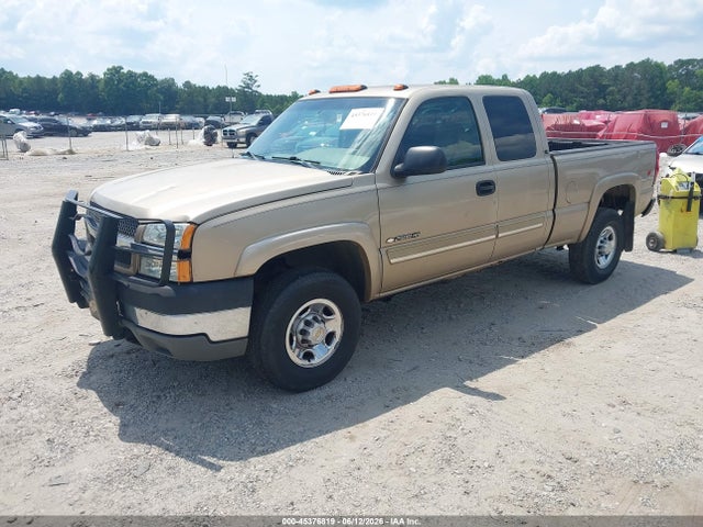 2004 Chevrolet SILVERADO 2500HD LS photo 2