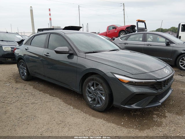 2024 HYUNDAI ELANTRA BLUE