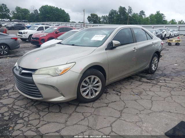 2015 Toyota CAMRY LE 照片 2