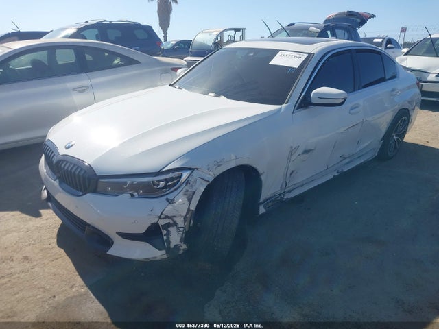2020 BMW 330I 照片 2