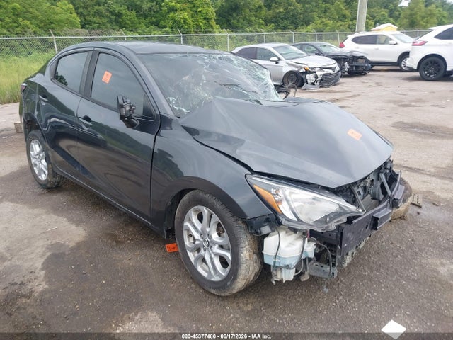 2018 TOYOTA YARIS 