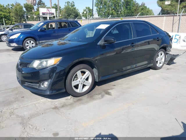 2014 Toyota CAMRY SE 照片 2