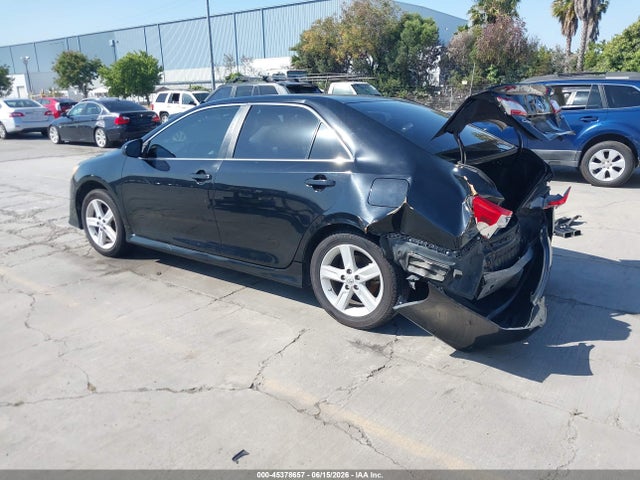 2014 Toyota CAMRY SE 照片 3