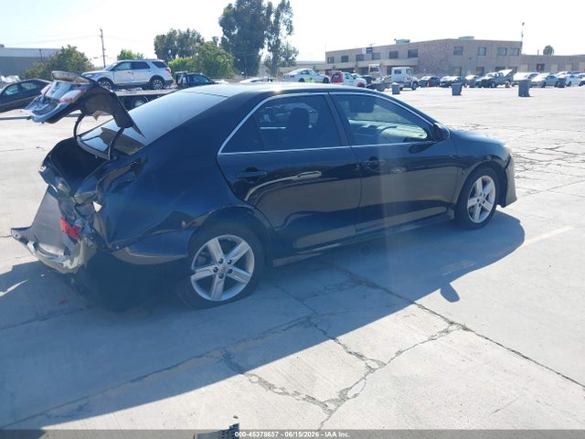 2014 Toyota CAMRY SE 照片 4