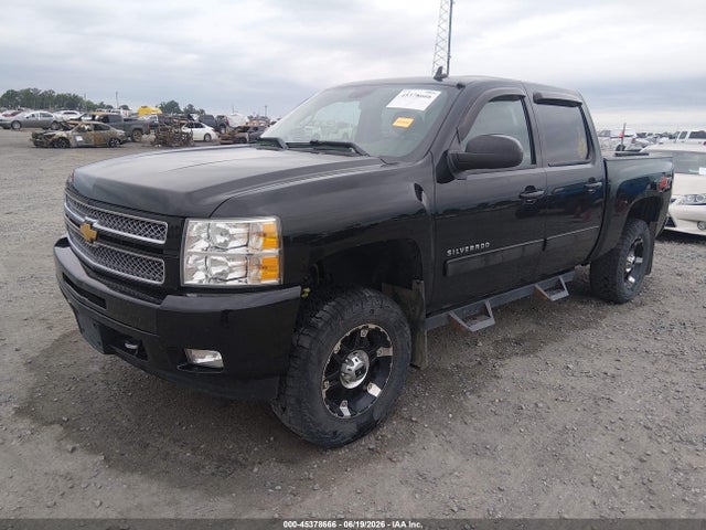 2013 Chevrolet SILVERADO 1500 LT — фото 2