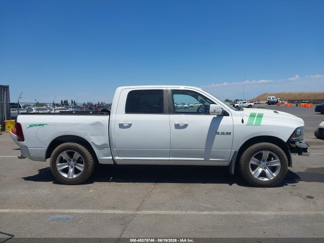 صورة مصغرة 14 لـ 2016 RAM 1500 SPORT