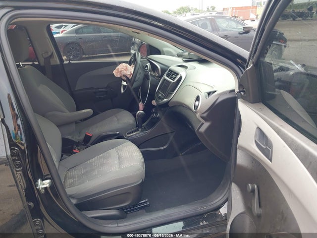 2020 Chevrolet SONIC FWD 1FL 5-DOOR photo 5