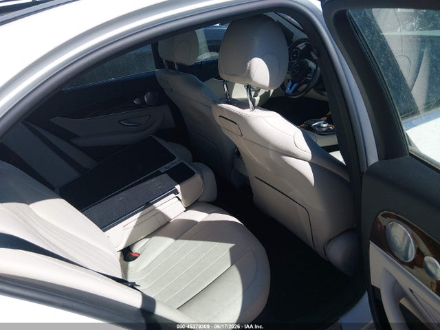 صورة 8 لـ 2019 Mercedes-BENZ E 300 4MATIC
