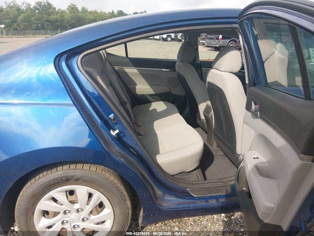 صورة 8 لـ 2020 Hyundai ELANTRA SE