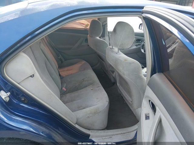 2011 Toyota CAMRY LE V6 photo 8