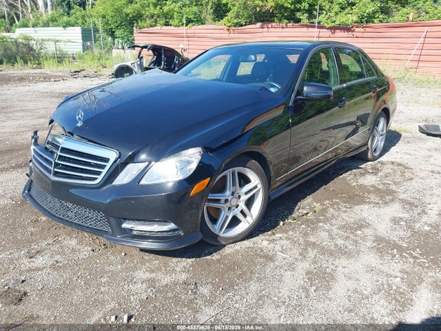2013 Mercedes-BENZ E 350 4MATIC — фото 2
