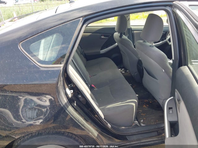 صورة 8 لـ 2012 Toyota PRIUS TWO