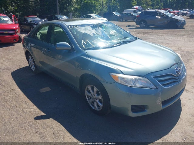 2011 TOYOTA CAMRY LE