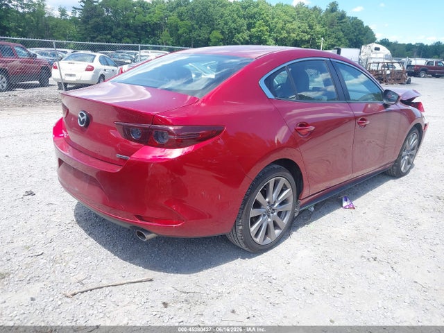 صورة 4 لـ 2021 Mazda MAZDA3 PREFERRED