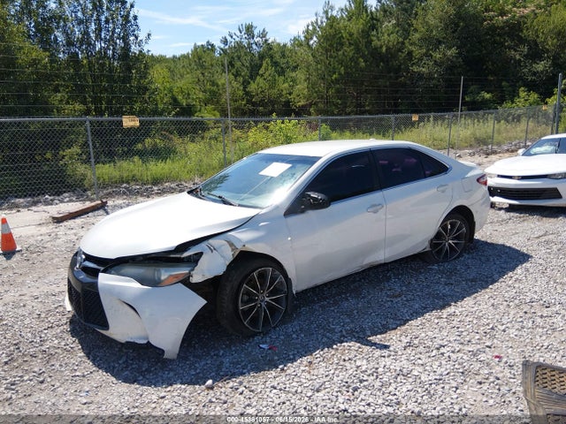 2015 Toyota CAMRY XSE 照片 2