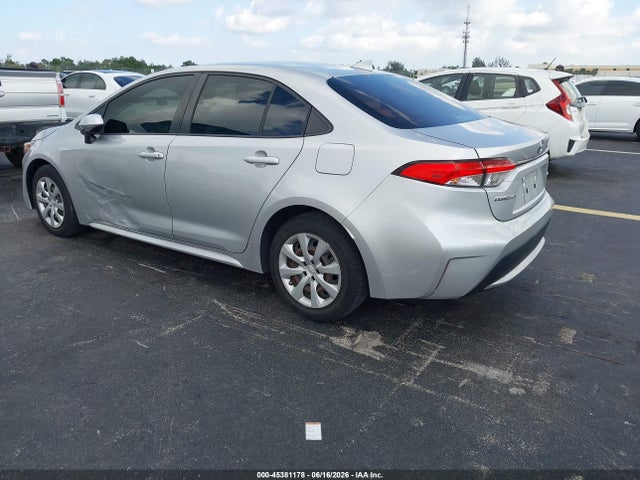 2021 Toyota COROLLA LE photo 3