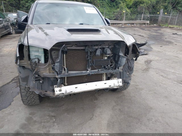 صورة مصغرة 6 لـ 2016 Toyota TACOMA TRD SPORT