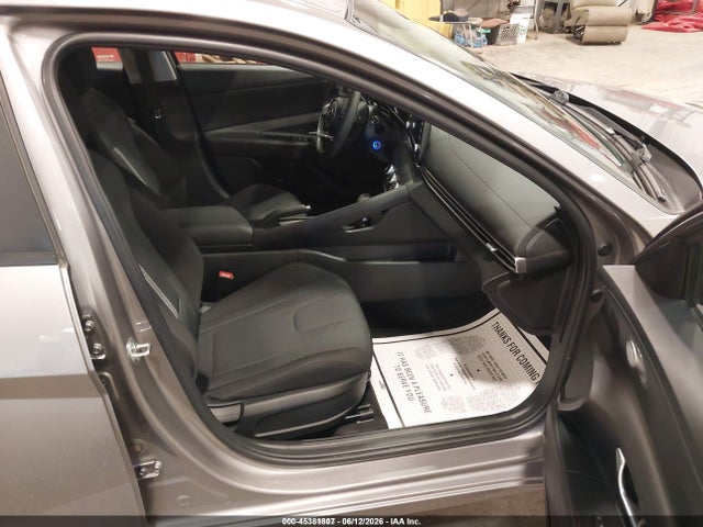 صورة 5 لـ 2023 Hyundai ELANTRA SE