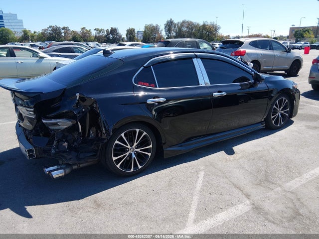 2020 Toyota CAMRY SE photo 4