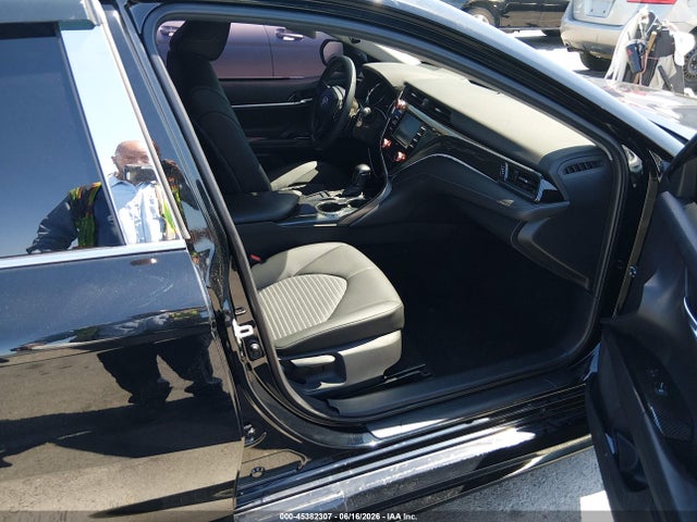 2020 Toyota CAMRY SE photo 5