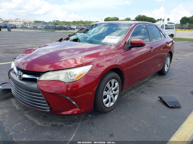 2015 Toyota CAMRY LE 照片 2