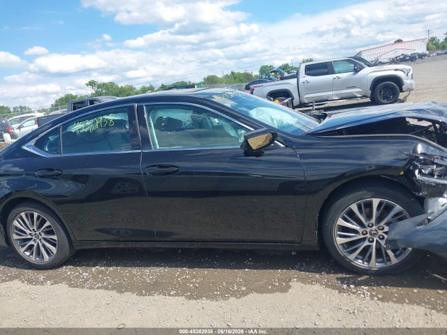صورة مصغرة 13 لـ 2021 Lexus ES 350