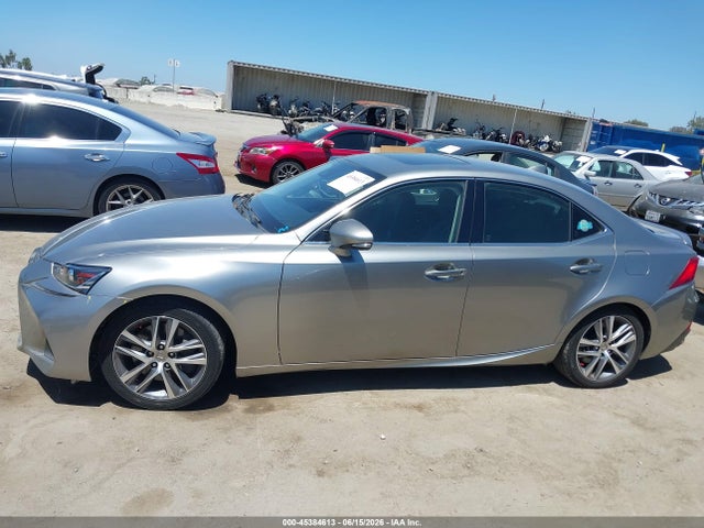 2020 Lexus IS 300 — миниатюра 15