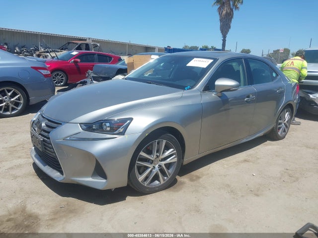 2020 Lexus IS 300 — фото 2