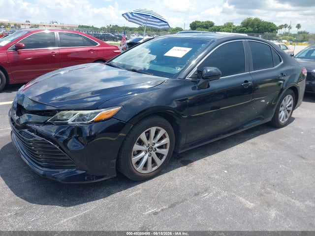 2018 Toyota CAMRY LE photo 2