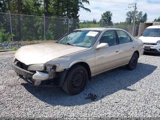 1999 Toyota CAMRY LE 照片 2