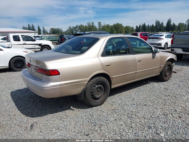 1999 Toyota CAMRY LE 照片 4
